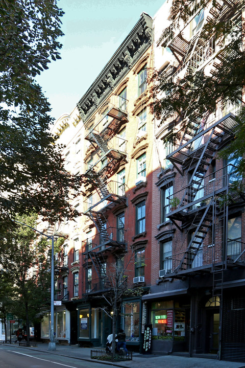 87 Christopher St in New York, NY - Foto de edificio