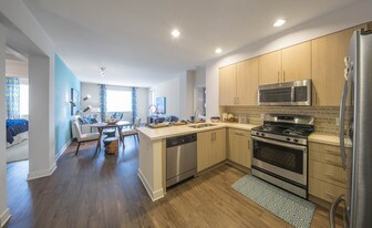 Verge in San Diego, CA - Building Photo