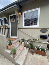 472 3rd St, Unit C in Laguna Beach, CA - Foto de edificio - Building Photo
