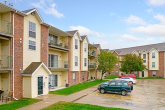 Torrey Pines in Omaha, NE - Foto de edificio - Building Photo