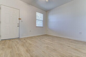 2006 Rosewood Ave in Austin, TX - Building Photo - Building Photo