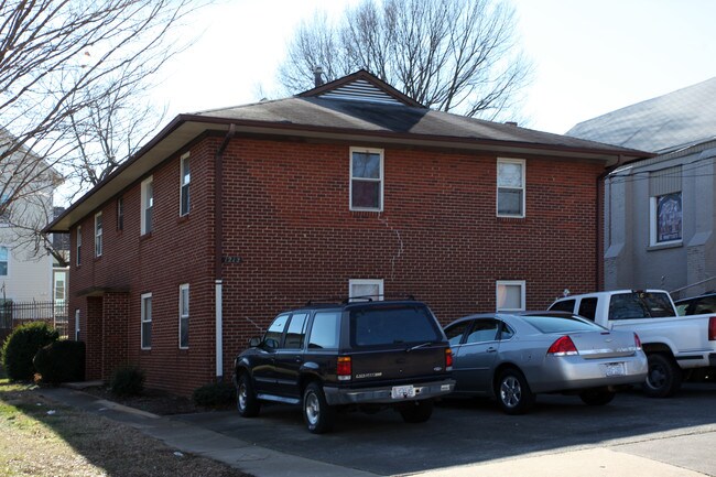 Scales Manor in Winston-Salem, NC - Building Photo - Building Photo