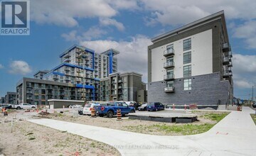 10 Mallard Trl in Hamilton, ON - Building Photo - Building Photo