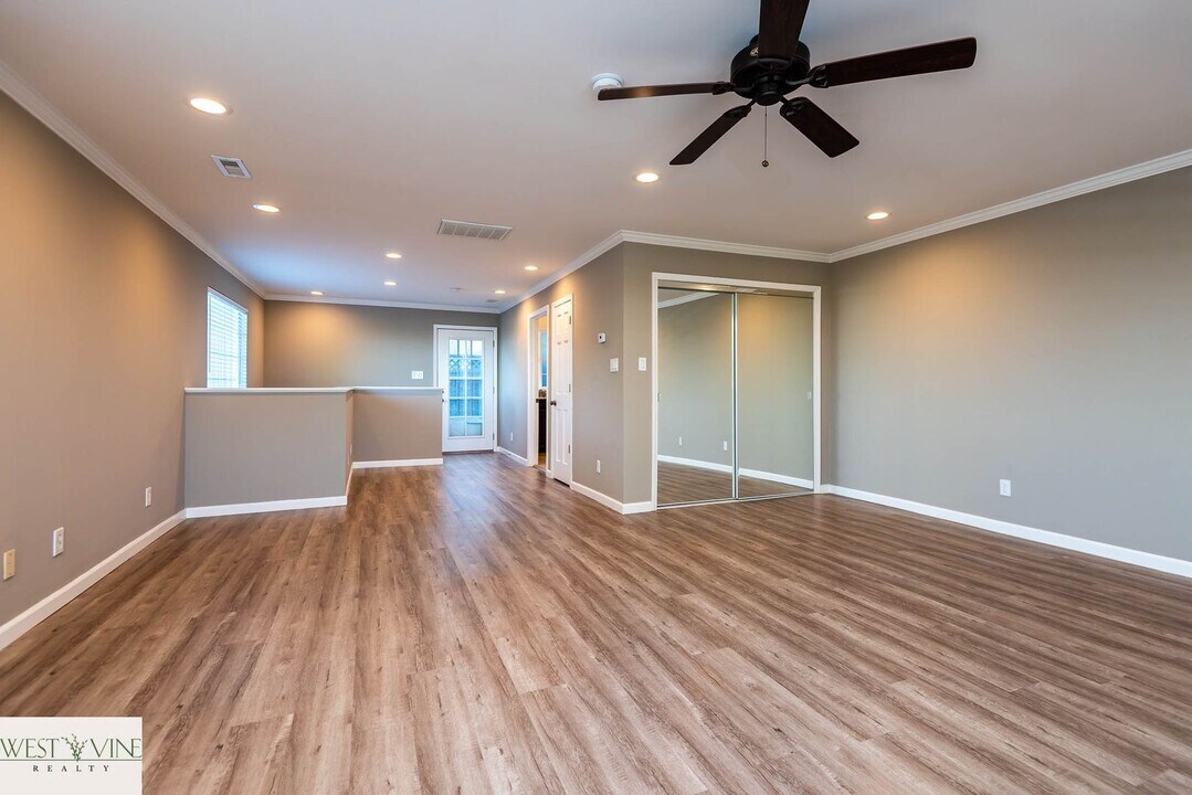 1250-1260 Spring St in San Carlos, CA - Building Photo