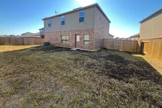 Room in House on Serena Dr in Ferris, TX - Foto de edificio - Building Photo
