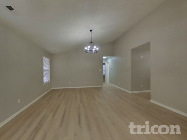 1319 Country Ridge Ln in Indianapolis, IN - Building Photo - Building Photo