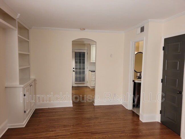 3228 Barnhill Dr in Charlotte, NC - Foto de edificio - Building Photo