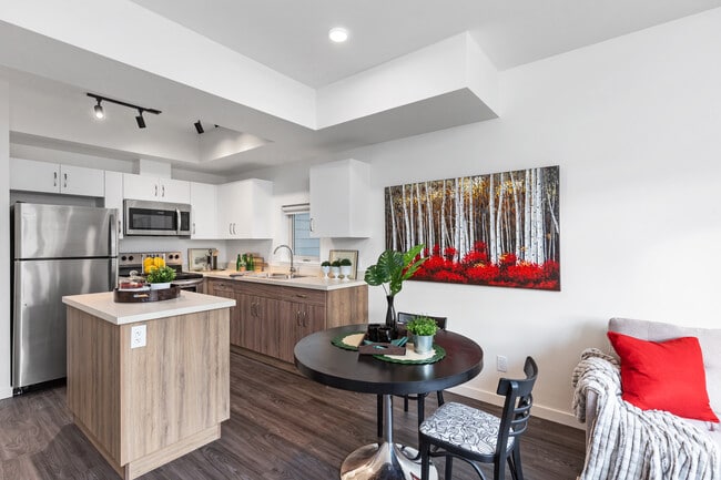 McGill Ridge Apartments in Kamloops, BC - Building Photo - Building Photo