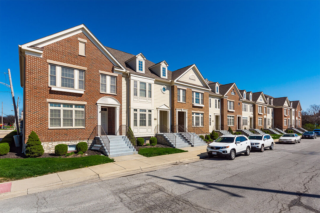 New Village Homes & Whitney Young Townhomes in Columbus, OH - Foto de edificio