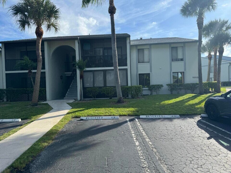 1003 Green Pine Blvd in West Palm Beach, FL - Building Photo