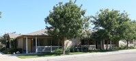 Las Palmas Senior Housing Complex in Patterson, CA - Foto de edificio - Building Photo