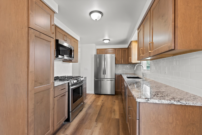 property at 915 Park St