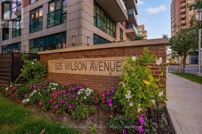 525 Wilson Ave in Toronto, ON - Building Photo - Building Photo