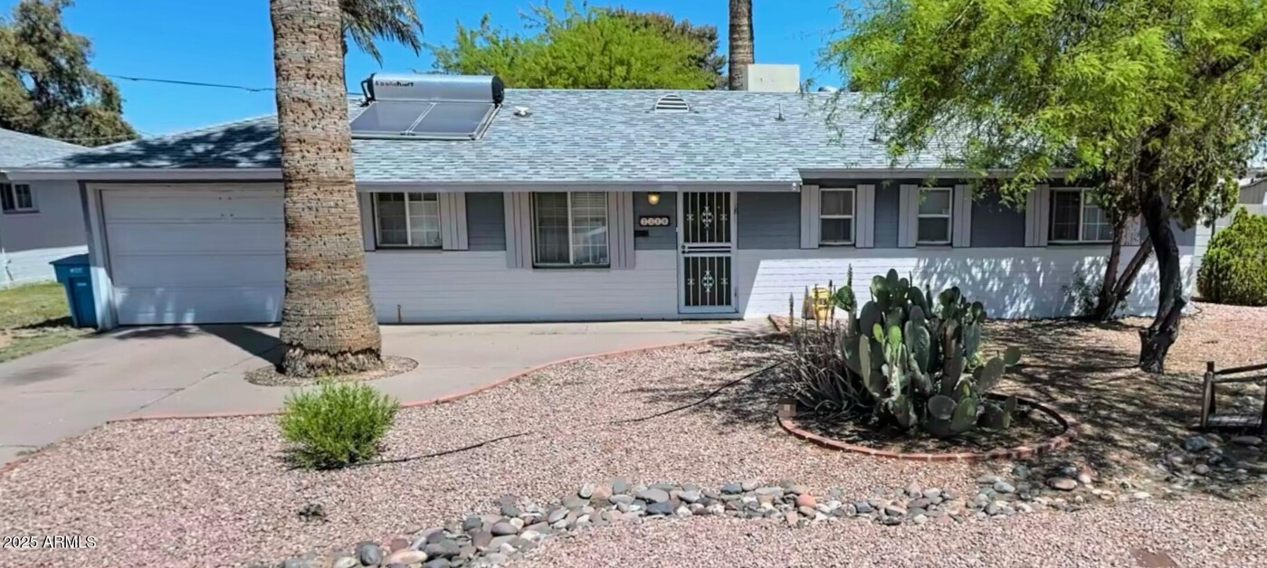 2310 W Cheery Lynn Rd in Phoenix, AZ - Building Photo