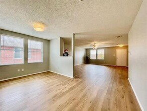1624 Wynfield Dr in Little Elm, TX - Foto de edificio - Building Photo