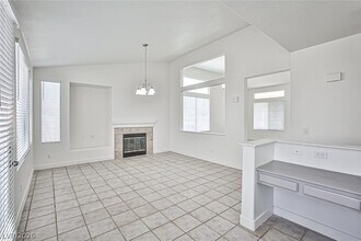 4823 Sangay Way in Las Vegas, NV - Building Photo - Building Photo