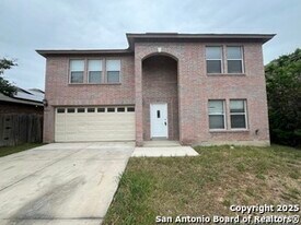 8419 Manderly Pl in Converse, TX - Building Photo
