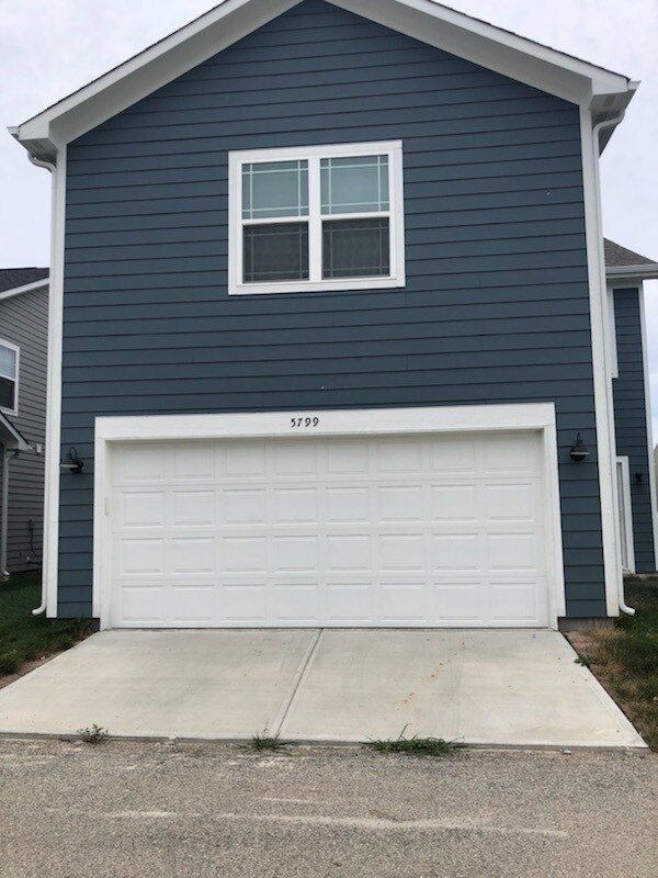 5799 New Hope Blvd in Whitestown, IN - Building Photo - Building Photo