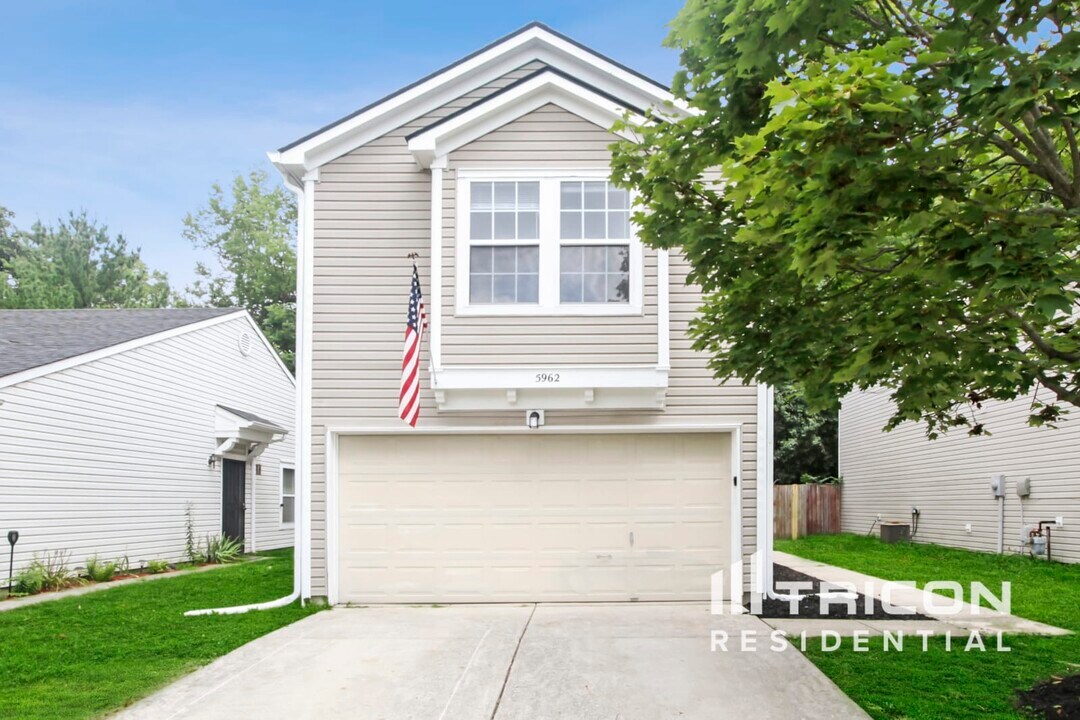 5962 Redcliff N Ln in Plainfield, IN - Building Photo
