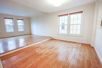 6150 Glen Eagles Ct in Falls Church, VA - Building Photo - Building Photo