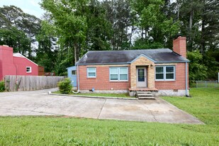 4809 Lavista Rd in Tucker, GA - Building Photo