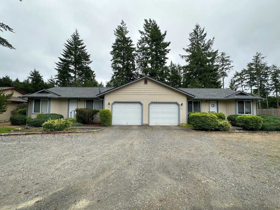 73 E Pine Park Ln in Shelton, WA - Building Photo