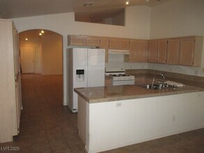 7100 Junction Village Ave in Las Vegas, NV - Building Photo - Building Photo