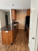 208 25th St SE in Willmar, MN - Building Photo