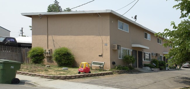 914 Marie Ave in Antioch, CA - Foto de edificio - Building Photo