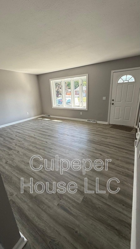 1924 Belvoir Dr in Toledo, OH - Building Photo - Building Photo