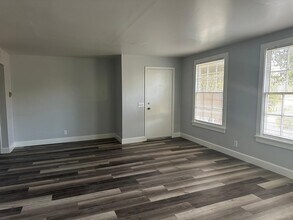 800 Travis St in Columbus, TX - Foto de edificio - Building Photo