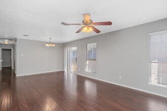 7228 Aldea Dr-Unit -7228 Aldea Drive, Unit B in Austin, TX - Foto de edificio - Building Photo