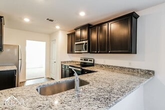 101 Fox Glen Trl in Jarrell, TX - Foto de edificio - Building Photo