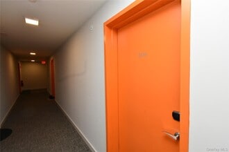 35 Van Nydeck Ave in Beacon, NY - Building Photo - Building Photo