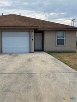 1031 Helen Dr in New Braunfels, TX - Building Photo