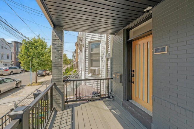 22 Grace St in Jersey City, NJ - Building Photo - Building Photo
