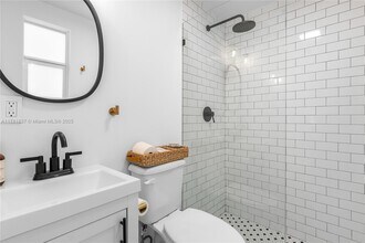 829 Lorca St in Miami, FL - Building Photo - Building Photo