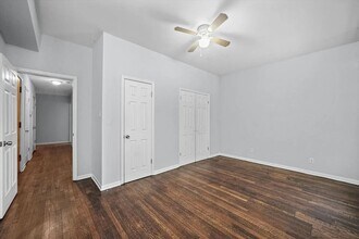 6039 S Michigan Ave in Chicago, IL - Building Photo - Building Photo