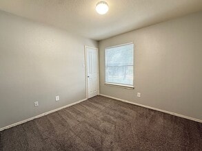 4923 Celtic Cor in San Antonio, TX - Building Photo - Building Photo