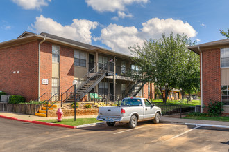 Grand Off Western in Oklahoma City, OK - Foto de edificio - Building Photo