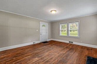 4318 Hilltop Rd in Greensboro, NC - Foto de edificio - Building Photo