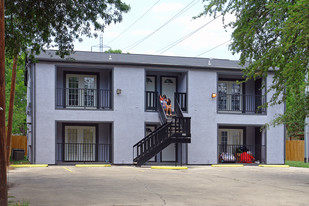 309 W Aviation Blvd Apartments