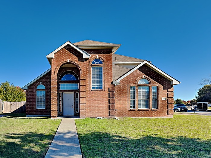 110 Meadow Ct in Forney, TX - Building Photo