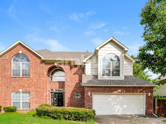 property at 513 N Sweet Gum Ave