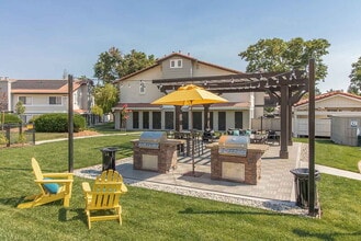 Foothill - Twin Creeks Condos in San Ramon, CA - Building Photo - Building Photo