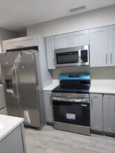 3044 SE Camino Ave in Stuart, FL - Building Photo - Building Photo