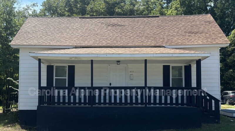 407 Gardner St in Shelby, NC - Building Photo