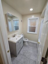 8153 S Saginaw Ave in Chicago, IL - Building Photo - Building Photo