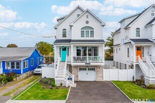 1033 Reef Rd in Fairfield, CT - Building Photo