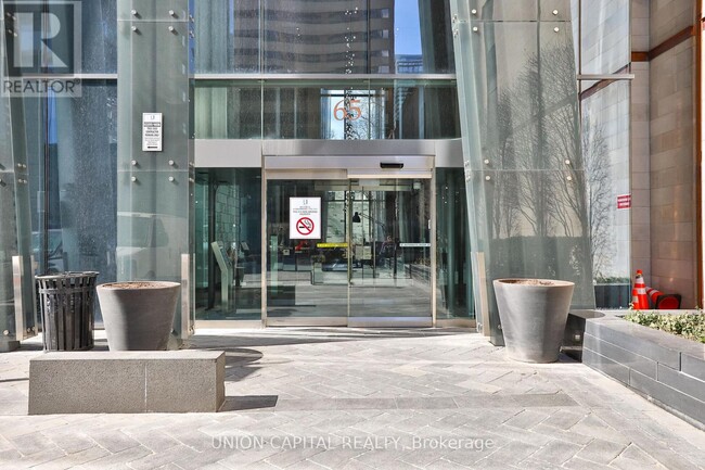65-1465 St Mary St in Toronto, ON - Building Photo - Building Photo